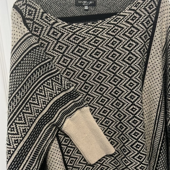 3/$20 lovely girl sweater - Picture 2 of 4